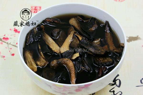 腊肉炒黑牛肝菌的做法图解2