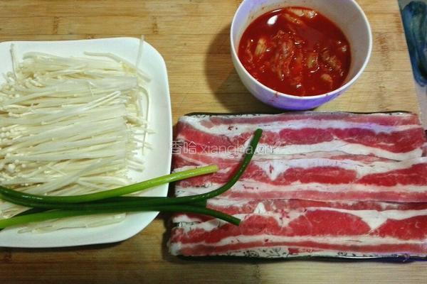 韩式金针菇肥牛卷的做法图解1