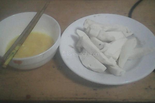 鸡蛋炸馒头条的做法图解1