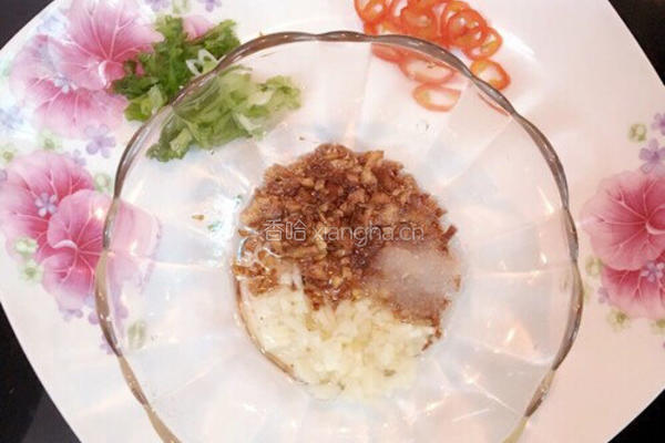 蒜蓉粉丝蒸元贝的做法图解6