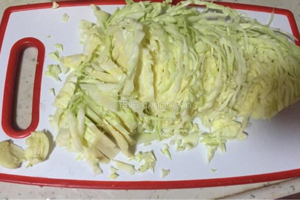 清炒包菜的做法图解1
