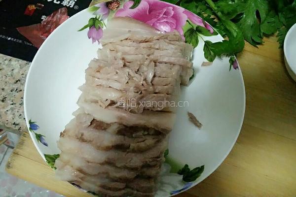 蒜泥白肉的做法图解3