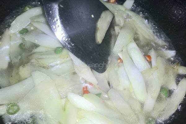 菜头炒蒜苗的做法图解5