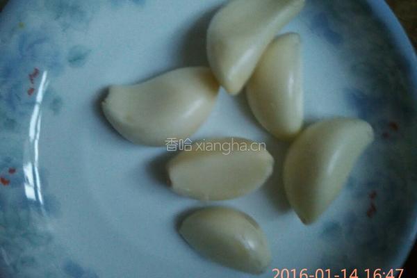 蒜蓉茼蒿的做法图解1