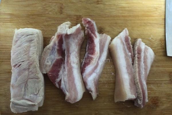 板栗红烧肉的做法图解3