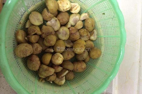 板栗红烧肉的做法图解4