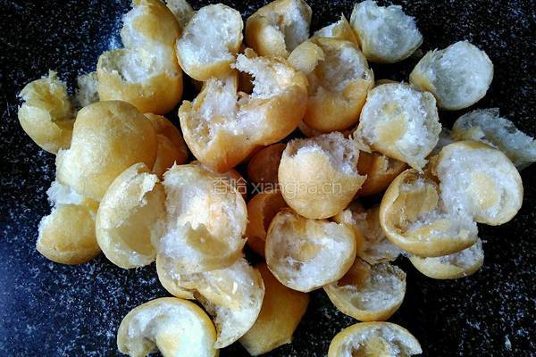 土豆烧油面筋的做法图解2