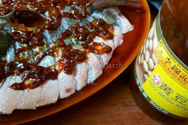 豆酱豉油蒸鲈鱼的做法图解7