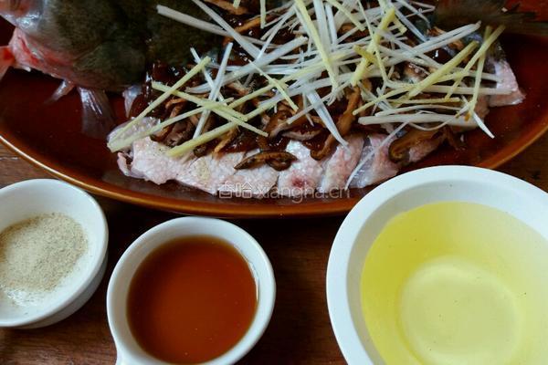豆酱豉油蒸鲈鱼的做法图解9