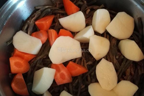 干豆角炖鸡块的做法图解7