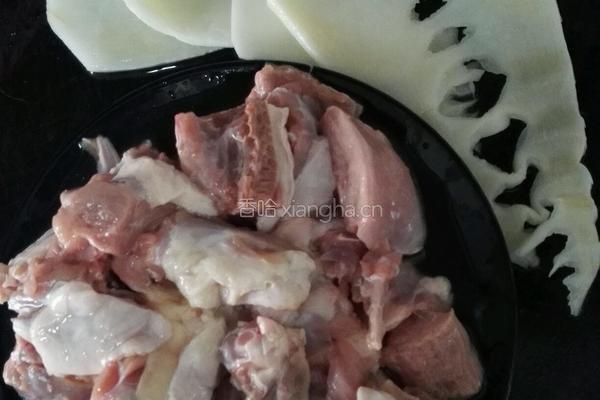 酸笋鸭的做法图解1