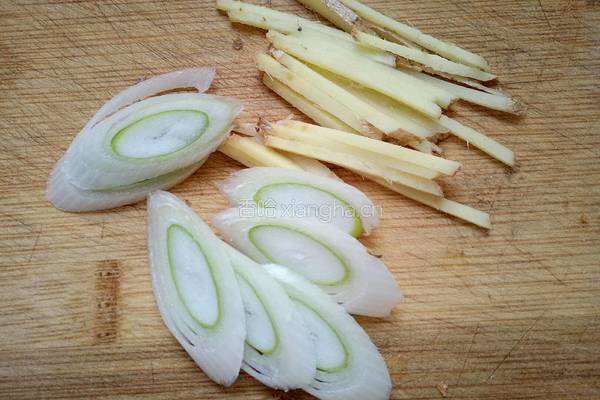 豆瓣酱蒸鸡翅（吉）的做法图解3