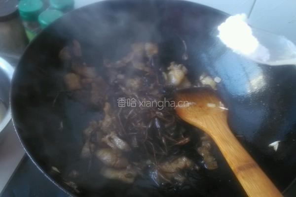 干煸茶树菇肉片的做法图解11