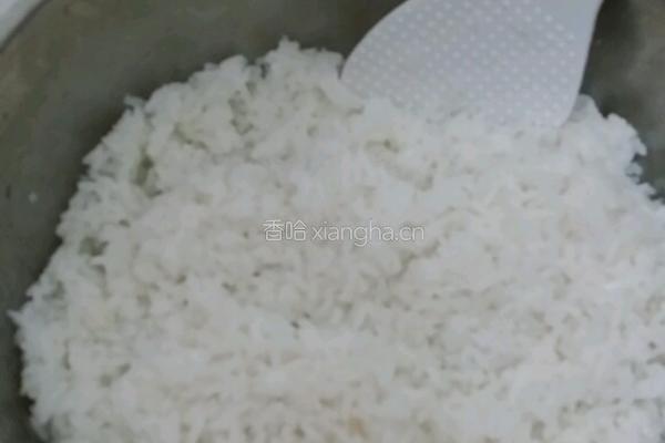 玉米和肉松寿司的做法图解2