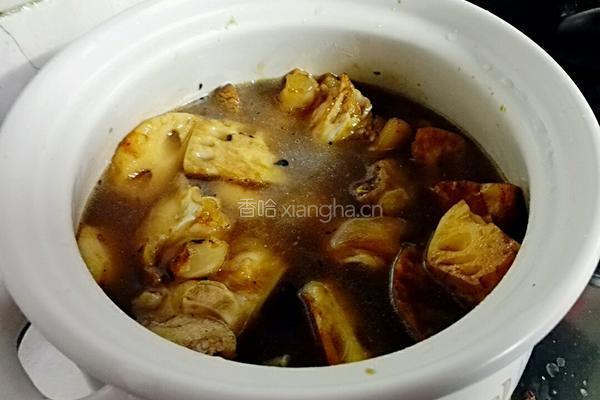 莲藕猪脚煲的做法图解10