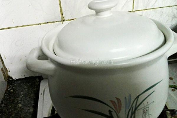 莲藕猪脚煲的做法图解11