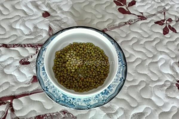 绿豆炖南瓜的做法图解2