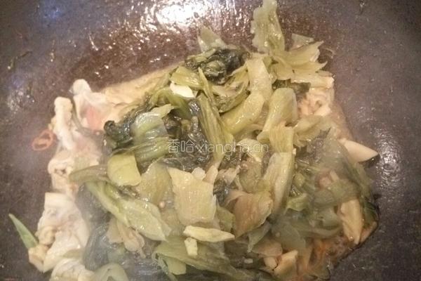 咸菜炒猪肠的做法图解4