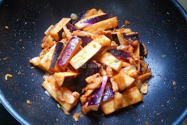 茄汁肉丝烧茄条的做法图解10