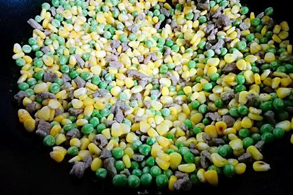 碗豆玉米炒肉的做法图解7