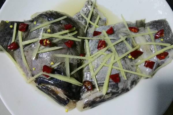 清蒸鸦片鱼头的做法图解4