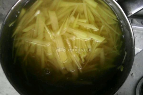青椒炒土豆的做法图解1