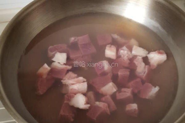 土豆炖肉腩的做法图解2