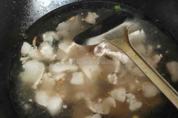 五花肉炖馍片的做法图解3