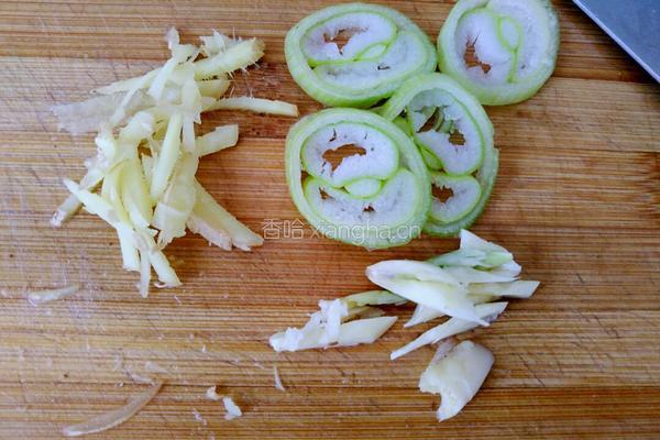 芹菜炒豆干的做法图解3