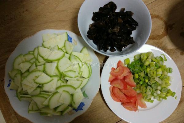 素炒西葫芦的做法图解1