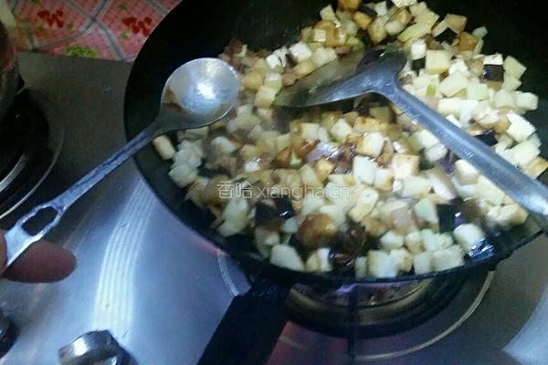 茄丁土豆鸡蛋面的做法图解12
