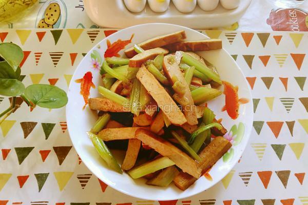 芹菜炒豆干的做法图解12