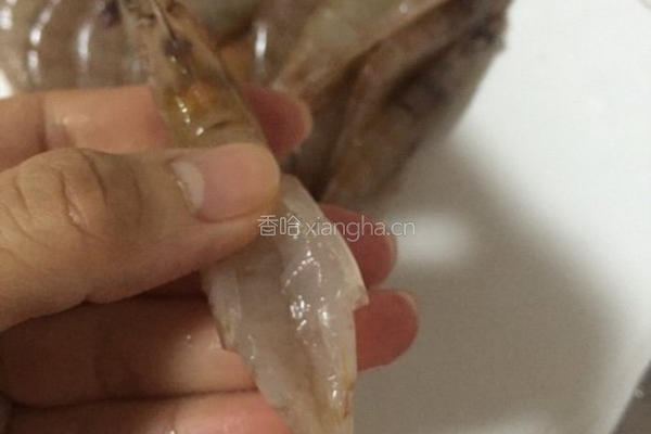 蒜蓉粉丝蒸开背虾的做法图解6