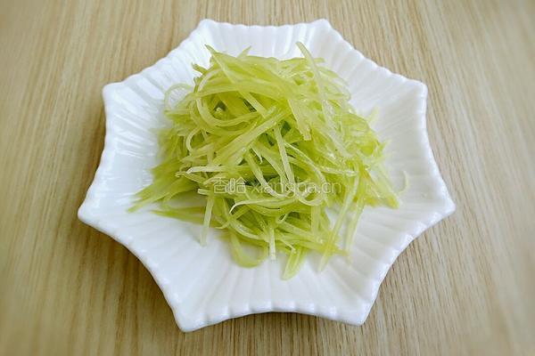 凉拌莴笋的做法图解7