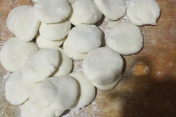 芹菜羊肉饺子的做法图解6