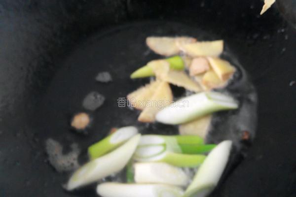 子蒜酸菜烧肥肠的做法图解16
