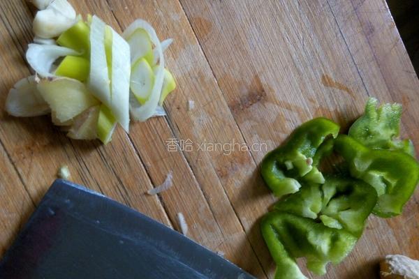 土豆炒鸡块的做法图解3