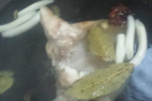凉拌猪耳朵的做法图解2