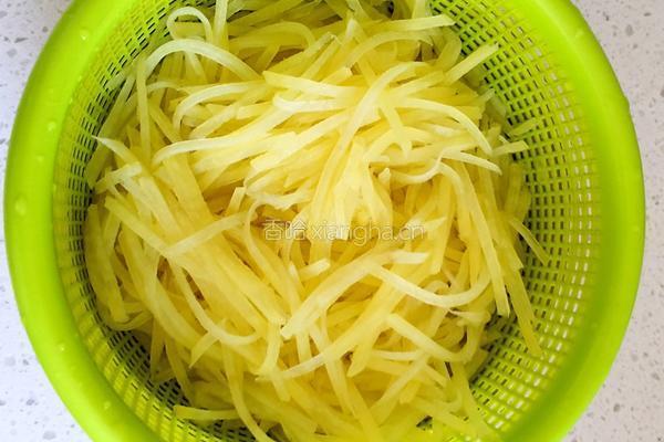 花椒油凉拌土豆丝的做法图解6