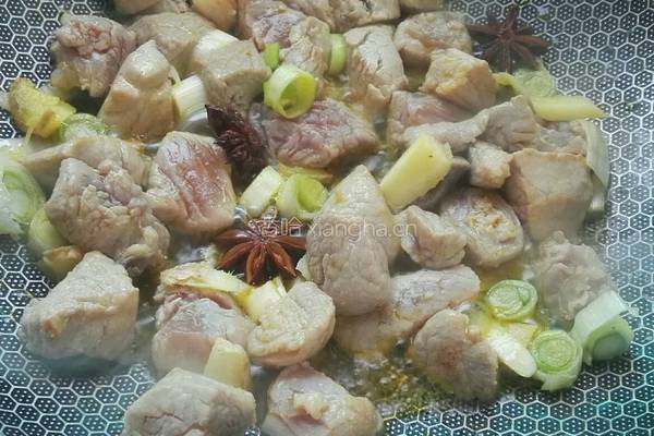 老虎瞪眼（鹌鹑蛋炖肉）的做法图解4
