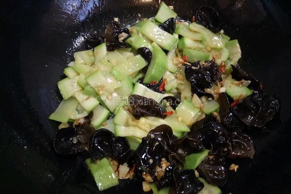 西葫木耳炒贝丁的做法图解13