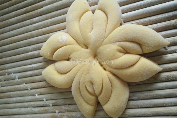 面食菊花的做法图解9