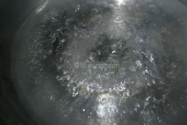 雪莲银耳汤的做法图解2