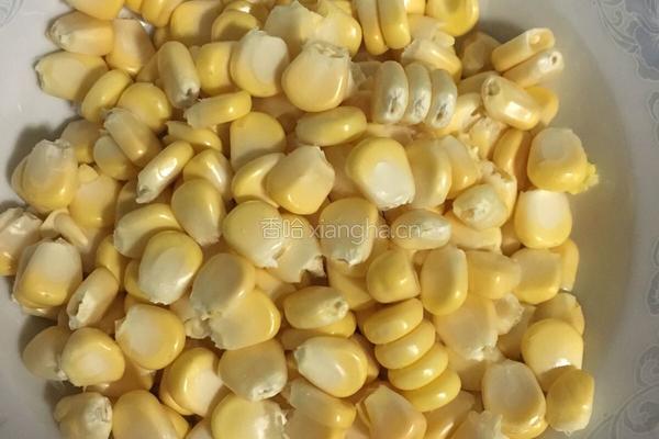 清炒豌豆玉米仁的做法图解1