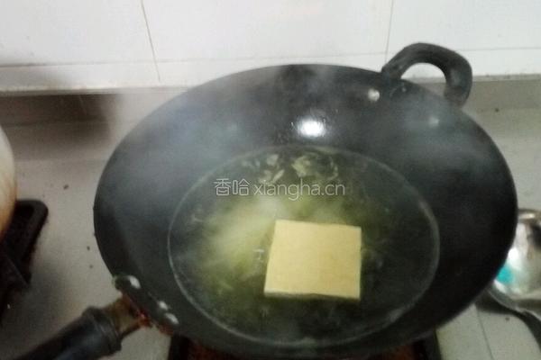 百干拌药芹的做法图解2