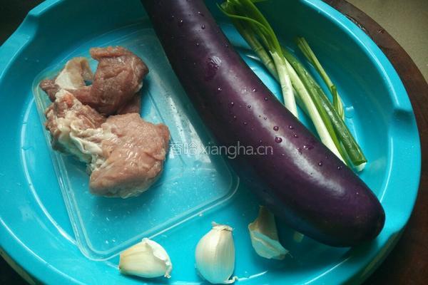 蒜蓉茄子炒肉末的做法图解1