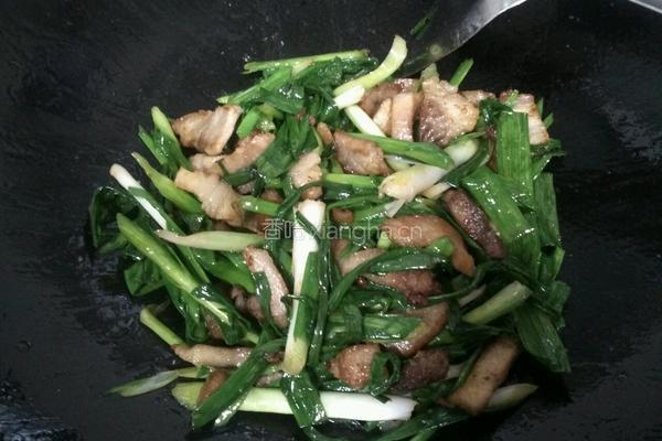 蒜苗炒肉的做法图解6