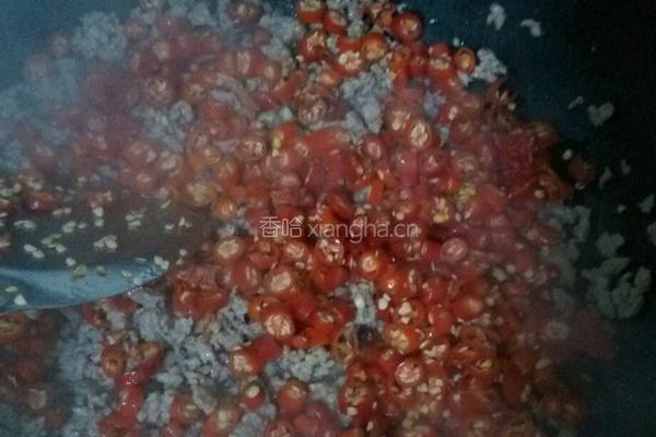 鲜辣椒肉酱的做法图解4