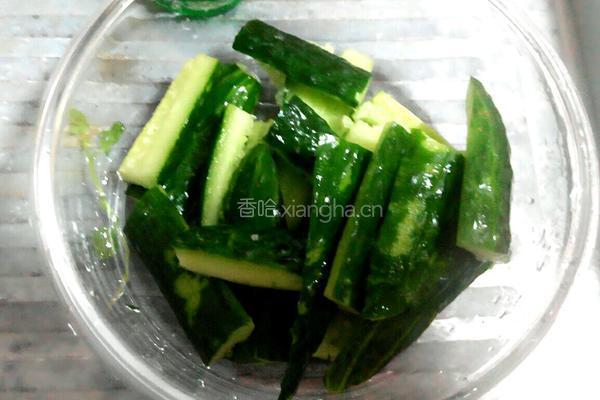 凉拌青瓜的做法图解3
