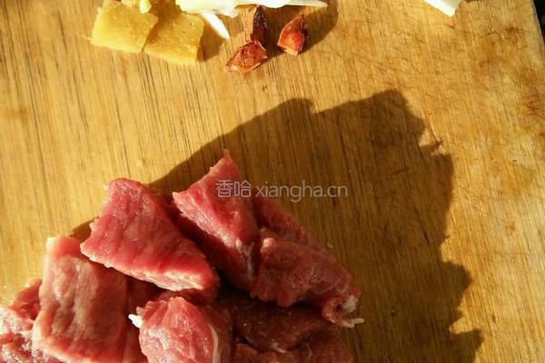 炖肉的做法图解1
